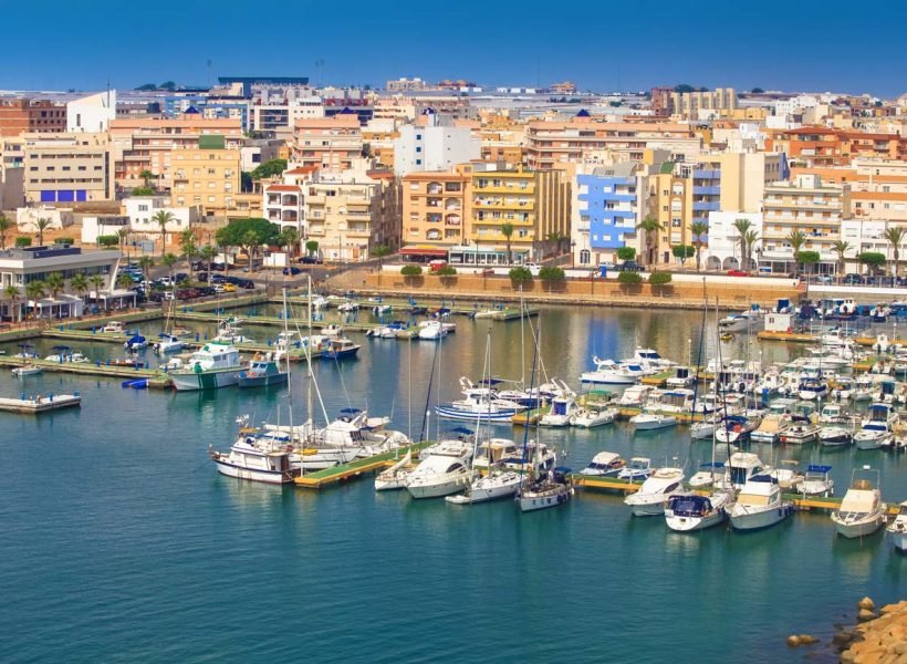 panoramica-puerto-de-roquetas-de-mar-Almeria